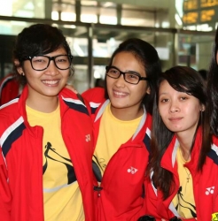Anneke Feinya Agustine and friends (Maria febe,Lindaweni,Agustine).