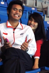 Anneke Feinya Agustine and buddy