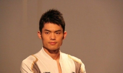 Lin Dan poses for a magazine.