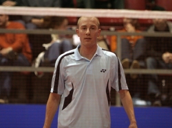 Peter Gade short hair.